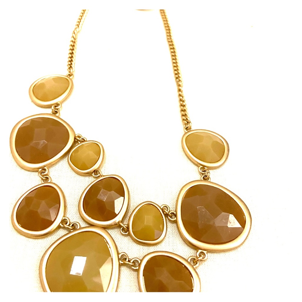 Necklace and earring set